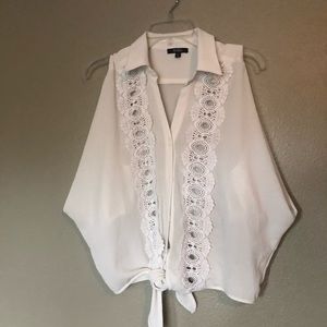 White lace sleeveless collared shirt